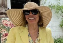 Esther Rantzen all smiles with her family in touching final photo of TV star