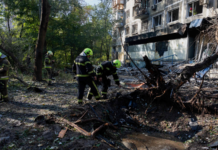 Russia, Ukraine Trade Strikes as Death Toll Hits 7, Air War Intensifies