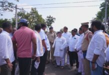 Congress Wooing Weavers, Aiming to Make CM’s Sircilla Meeting a Big Success