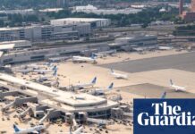 Flights resume across US north-east after FAA communications failure