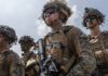 Iranian women take up arms amid US threats (VIDEO)