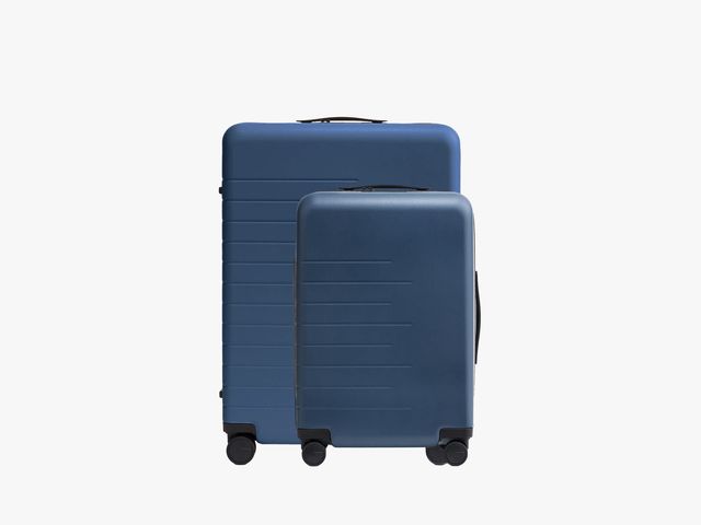 Expandable-Small-Carry-On-&-Large-Check-In-Suitcase-Set-%255Bcourtesy-of-Quince%255D.jpg