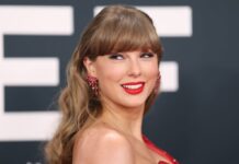 Taylor Swift Points at Wedding Ring, Screams ‘That’s My Husband!’ as …