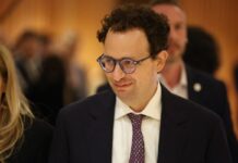 Anthropic’s CEO is about to have dinner with President Trump