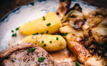 Lamb Steaks with Buttery Cabbage (lammelår i skiver med stekt kål)