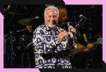 Tom Jones’ 2026 tour is underway. How much are last-minute tickets?