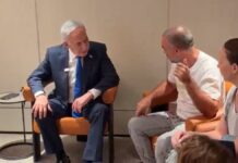 Netanyahu meets Flydubai passenger who subdued pilot in stabbing attack