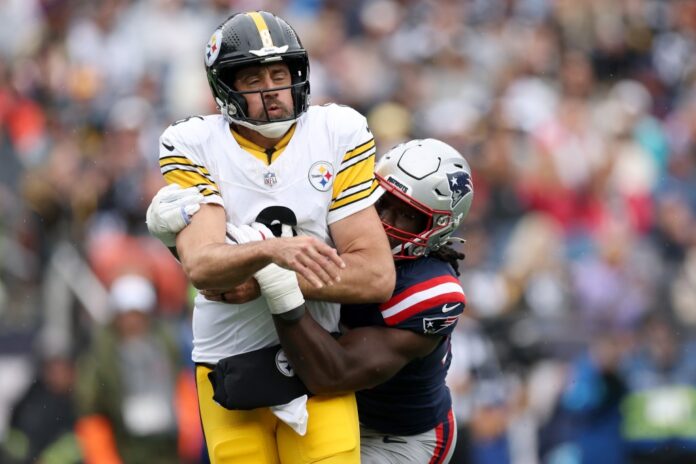 aaron-rodgers-8-pittsburgh-steelers-141863092.jpg