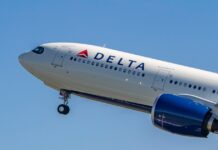 U.S.-bound flight makes emergency landing due to smoke