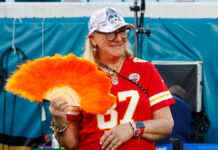 Caitlin Clark shows love to Donna Kelce before Indiana Fever game