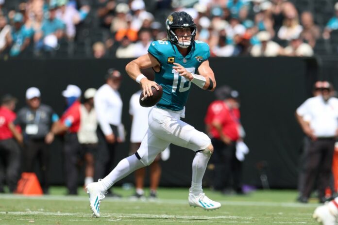 jacksonville-jaguars-quarterback-trevor-lawrence-140979757.jpg