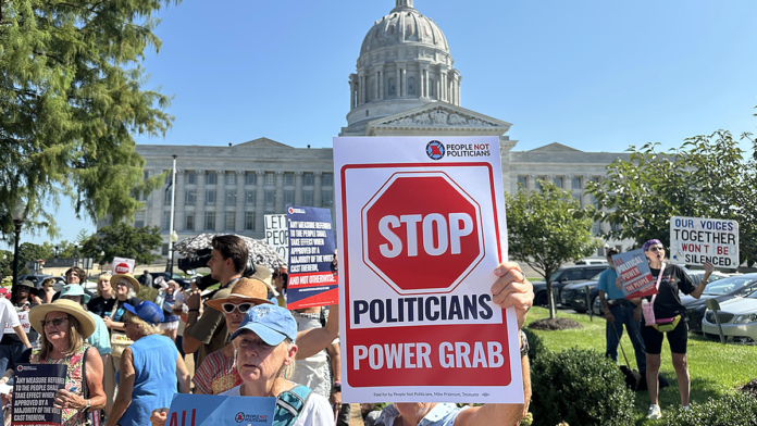 missouri-redistricting-maps-ruling-protest_001.png