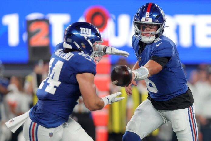 new-york-giants-quarterback-jaxson-141106873_61b693.jpg