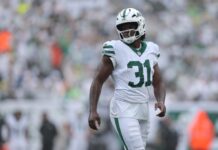 Jets vs. Lions prediction: Gang Green puts up a fight in the D