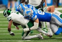 Jets’ rally comes up short on late fumble in heart-pounding loss to Lions