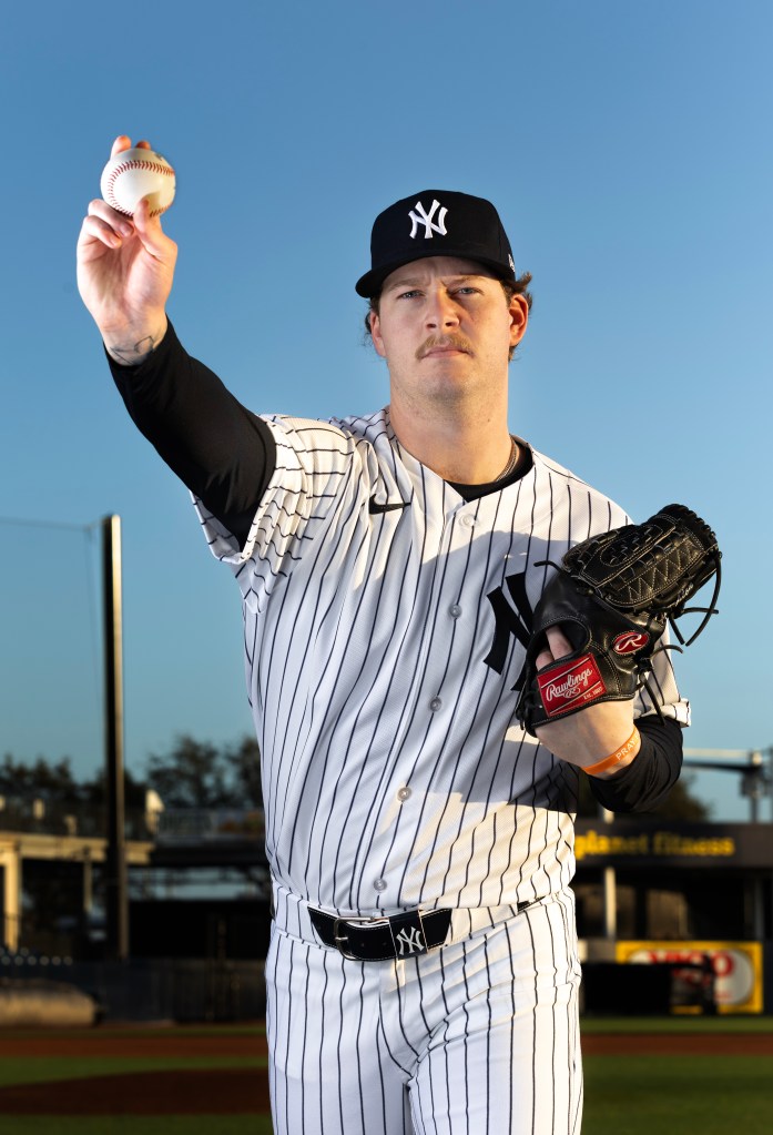new-york-yankees-pitcher-chase-122678710.jpg