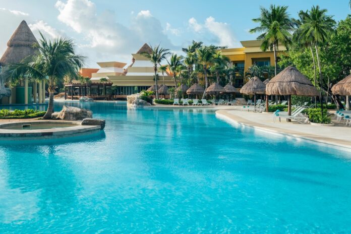 pmy_pool_0057-1.jpg