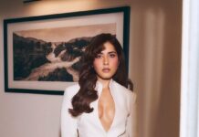 Raashii Khanna Calls Rajinikanth Her âbuddyâ Says He Has âa Great Sense of Humourâ