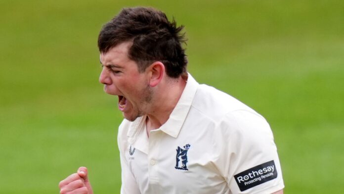 skysports-warwickshire-county-cricket_7353875.jpg