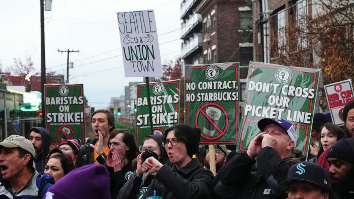 starbucks-protesters-in-seattle.jpg