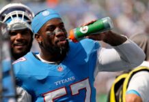 Titans hose down cleats as Tennessee heat takes over for bizarre moment in loss to Eagles