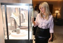 Ellie Goulding in hypocrisy row after promoting pink diamonds from toxic mine