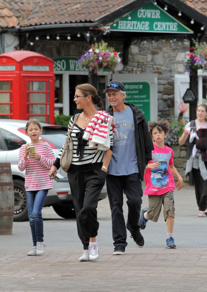 0_Catherine-Zeta-Jones-and-Michael-Douglas-with-their-children-at-the-Gower-Heritage-Centre-Parkmill.jpg