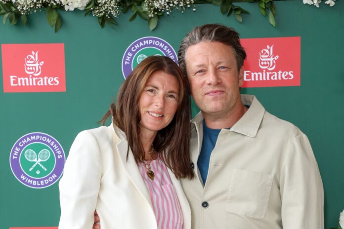 0_Emirates-Official-Airline-Partner-of-The-Championships-Wimbledon-Day-10.jpg