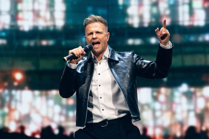 0_Westlife-Perform-At-The-O2-Arena.jpg