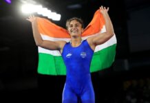 Delhi HC Asks WFI to Decide Show-Cause Notices to Vinesh Phogat