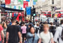 Massive crowd spotted in London’s Regent Street – then people realise why