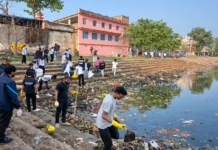 After Seeing a Dirty Picnic Spot, 2 Sisters Removed 80000 Kg of Plastic Across Jharkhand