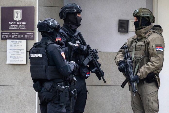 2026-police-officer-stationed-mission-146714768.jpg
