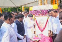 Ministers Pay Tributes to Venkataswamy on his Birth Anniversary