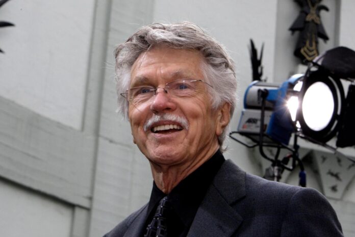2103732-tom-skerritt.jpg