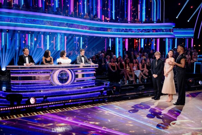 2_Strictly-Come-Dancing.jpg