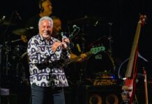 Sir Tom Jones pulls live shows on doctor’s advice telling fans he’s ‘truly sorry’