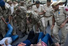 Delhi Police ‘Deliberately’ Remove Name Tags At Jantar Mantar, Cite Social Media Targeting
