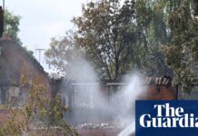 Firefighters voice growing concerns over water supplies to tackle UK wildfires