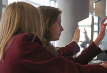 Cut screen time in classrooms to avoid long-term health issues, government urged
