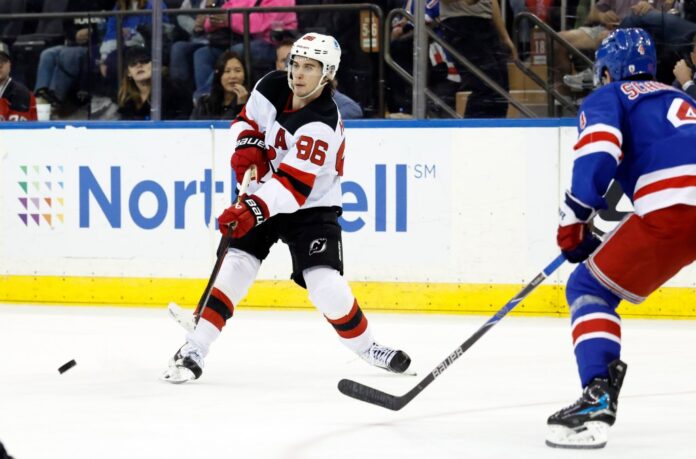 86-new-jersey-devils-passes-124804321.jpg