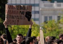 Thousands march for school funding in Greece
