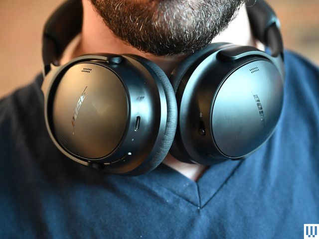 Bose-QC-Headphones-2_HR_02.jpg