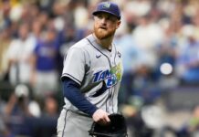 Stitches bets on two NFL matchups as he waits on World Series play
