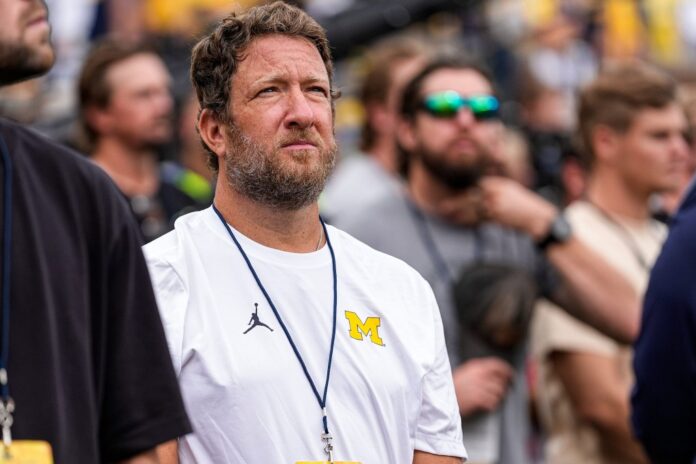 dave-portnoy-sideline-kickoff-first-140845051.jpg
