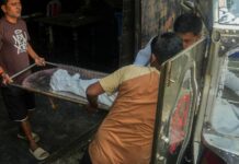 Kolkata Stampede: Fractured Ribs Pierced Lungs Of 6 Victims, Preliminary Autopsies Reveal