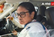 Mamata Banerjee Allegedly Targeted With Knife During Durga Puja Pandal Visit, Woman Detained