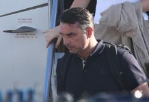 Flávio Bolsonaro lands in Miami after defeat in Brazil’s presidential election