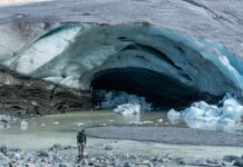 Swiss glaciers suffer ‘disastrous’ year of ice loss, threatening water supplies