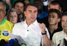 U.S. issuing visas to Brazil’s Flávio Bolsonaro and family, official says